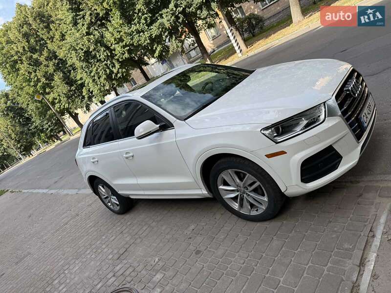 Внедорожник / Кроссовер Audi Q3 2017 в Лубнах