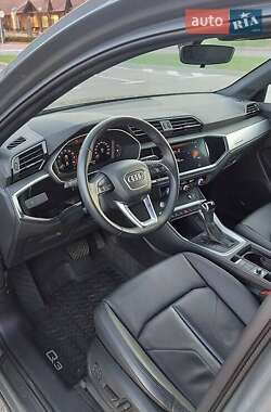 Внедорожник / Кроссовер Audi Q3 2019 в 