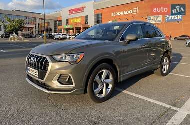 Внедорожник / Кроссовер Audi Q3 2019 в 