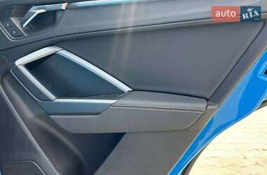 Внедорожник / Кроссовер Audi Q3 2020 в 