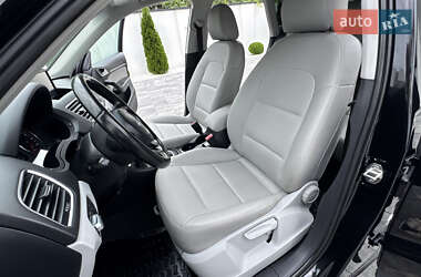 Внедорожник / Кроссовер Audi Q3 2012 в 