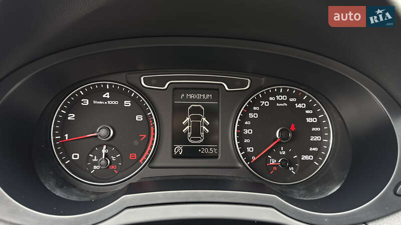 Внедорожник / Кроссовер Audi Q3 2012 в Ивано-Франковске