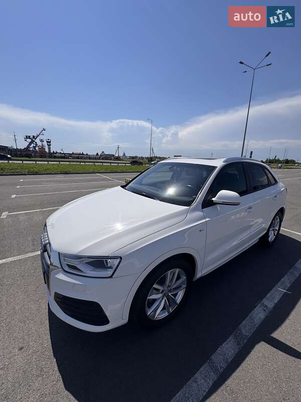 Внедорожник / Кроссовер Audi Q3 2017 в Львове