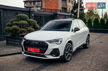 Внедорожник / Кроссовер Audi Q3 2022 в 