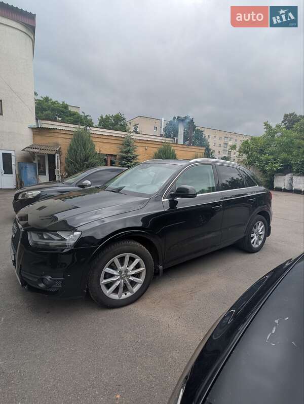 Внедорожник / Кроссовер Audi Q3 2012 в Конотопе