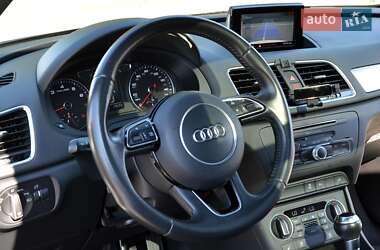 Внедорожник / Кроссовер Audi Q3 2017 в 