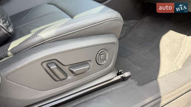Внедорожник / Кроссовер Audi Q3 2021 в Киеве