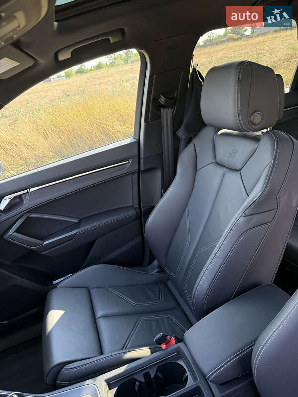 Внедорожник / Кроссовер Audi Q3 2023 в Днепре