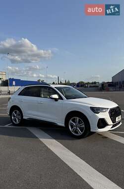 Внедорожник / Кроссовер Audi Q3 2021 в 