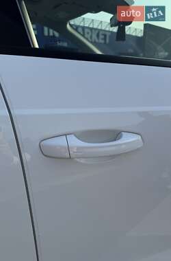 Внедорожник / Кроссовер Audi Q3 2021 в 