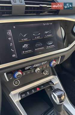 Внедорожник / Кроссовер Audi Q3 2021 в 