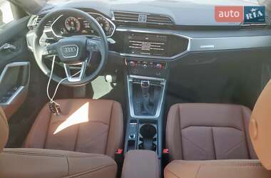 Внедорожник / Кроссовер Audi Q3 2024 в 