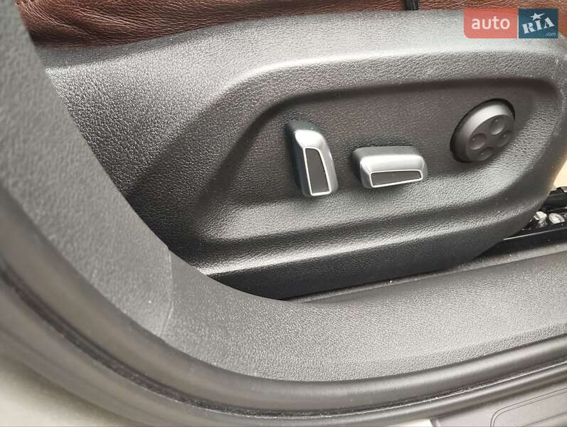 Внедорожник / Кроссовер Audi Q3 2016 в Кривом Роге