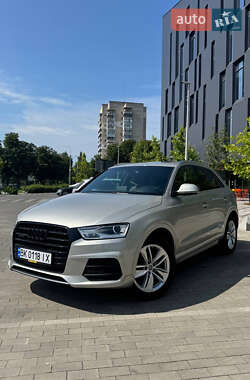 Внедорожник / Кроссовер Audi Q3 2016 в 