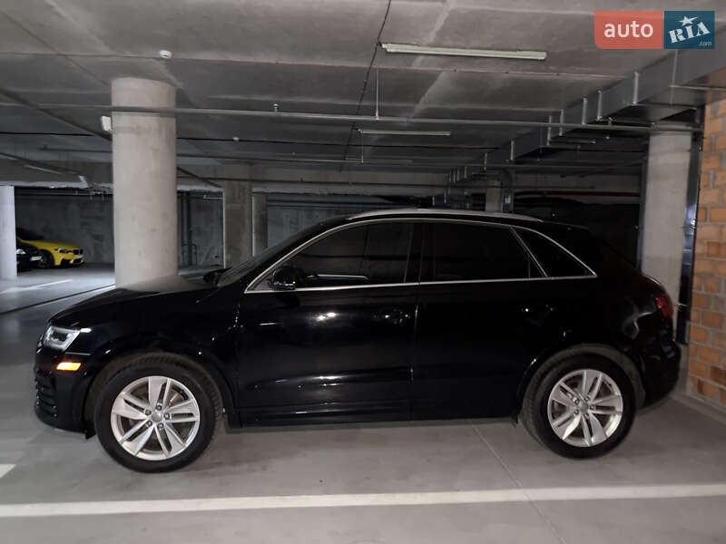 Внедорожник / Кроссовер Audi Q3 2017 в Киеве