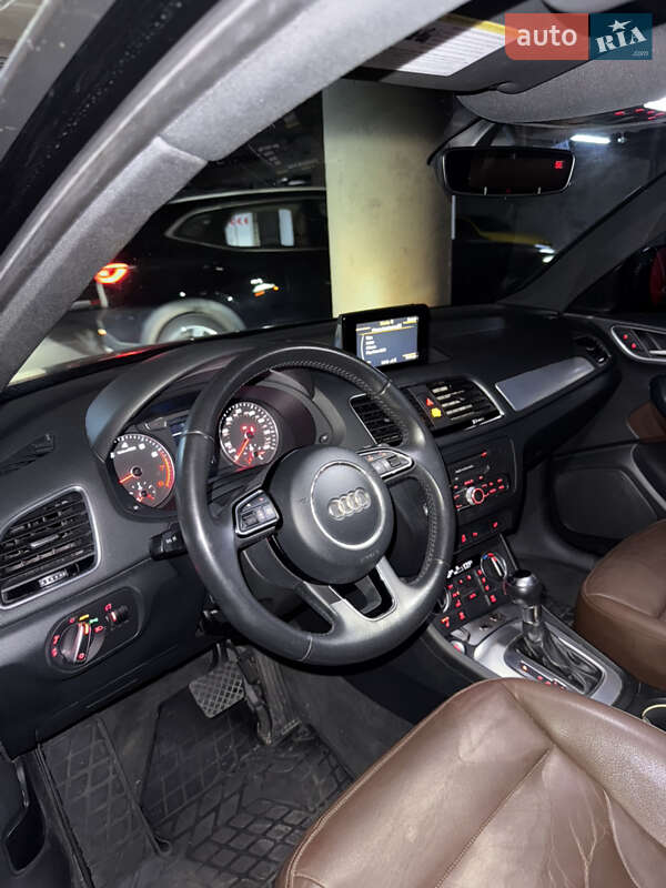 Внедорожник / Кроссовер Audi Q3 2017 в Киеве