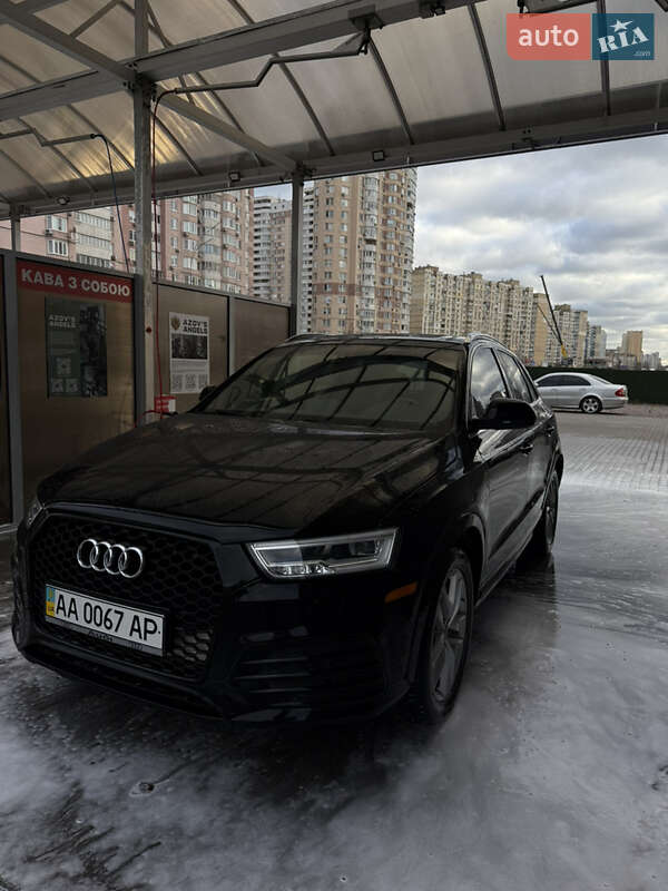 Внедорожник / Кроссовер Audi Q3 2017 в Киеве