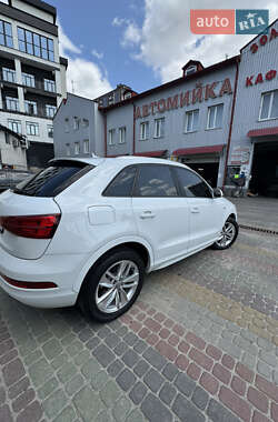 Внедорожник / Кроссовер Audi Q3 2017 в 