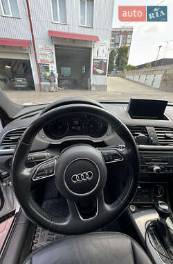 Внедорожник / Кроссовер Audi Q3 2017 в 
