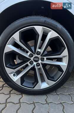 Внедорожник / Кроссовер Audi Q3 2019 в 