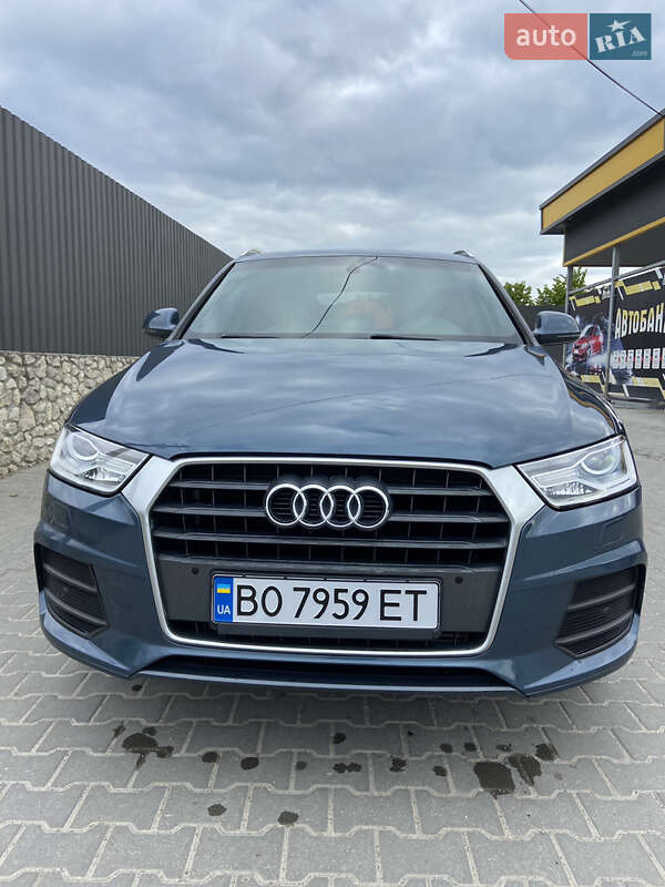 Внедорожник / Кроссовер Audi Q3 2017 в 