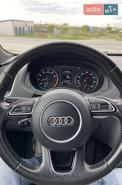 Внедорожник / Кроссовер Audi Q3 2017 в 