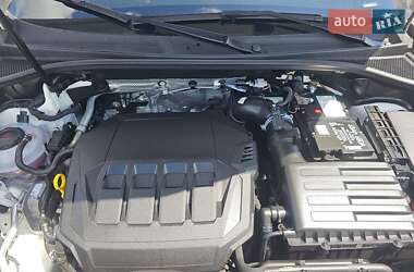 Внедорожник / Кроссовер Audi Q3 2021 в 