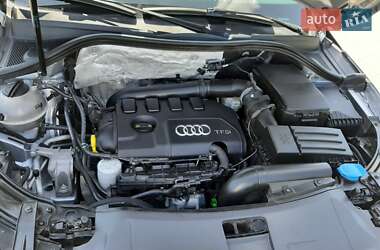 Внедорожник / Кроссовер Audi Q3 2016 в 