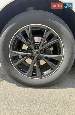 Внедорожник / Кроссовер Audi Q3 2022 в 