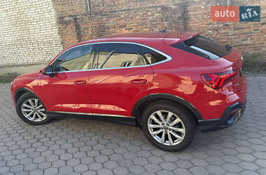 Внедорожник / Кроссовер Audi Q3 2020 в 