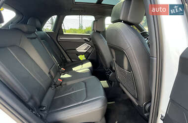 Внедорожник / Кроссовер Audi Q3 2020 в 
