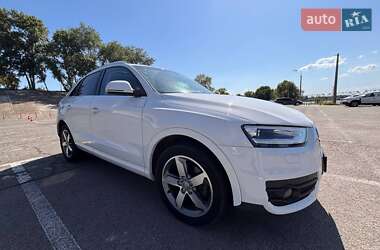 Внедорожник / Кроссовер Audi Q3 2015 в 