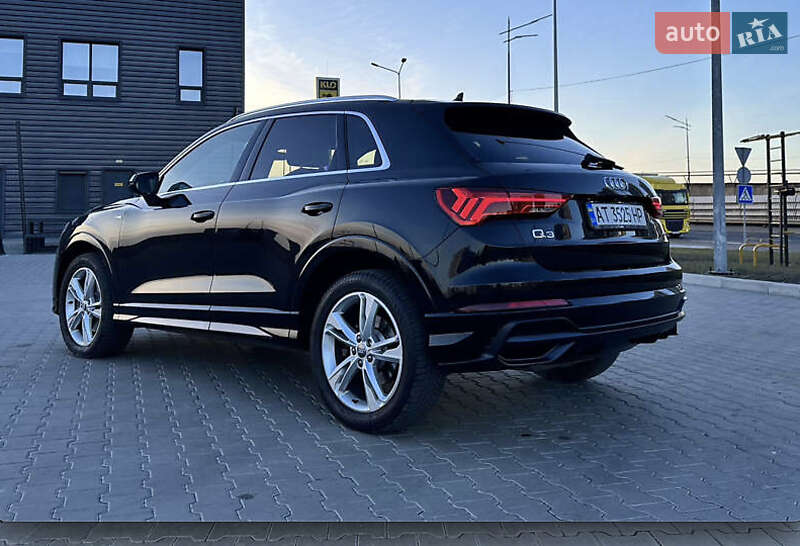 Внедорожник / Кроссовер Audi Q3 2019 в Киеве