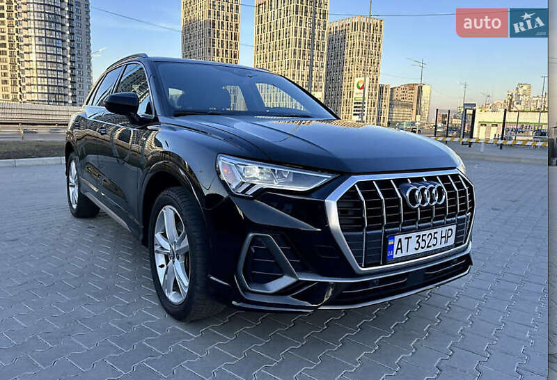 Внедорожник / Кроссовер Audi Q3 2019 в Киеве