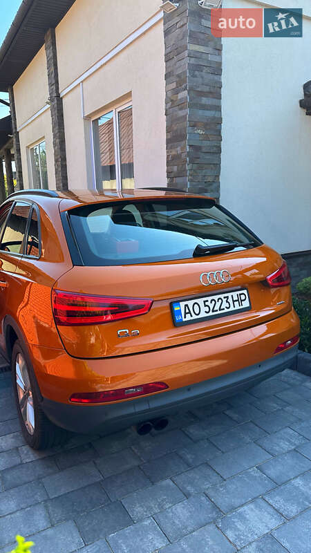 Внедорожник / Кроссовер Audi Q3 2012 в Мукачево