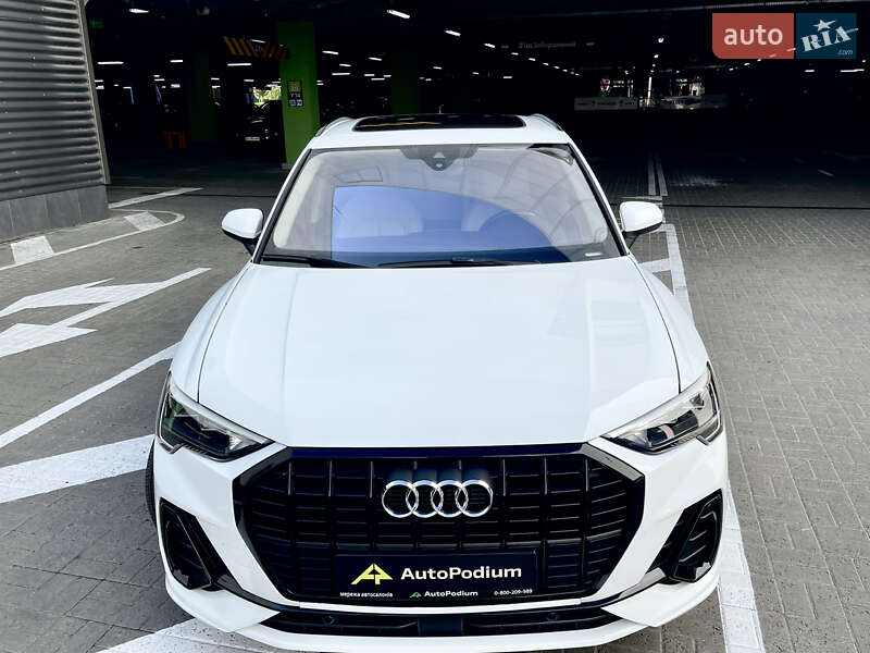 Внедорожник / Кроссовер Audi Q3 2019 в Киеве