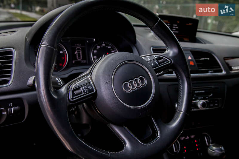 Внедорожник / Кроссовер Audi Q3 2017 в Львове