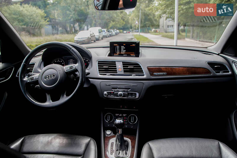 Внедорожник / Кроссовер Audi Q3 2017 в Львове