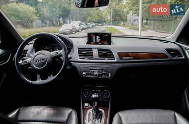 Внедорожник / Кроссовер Audi Q3 2017 в 