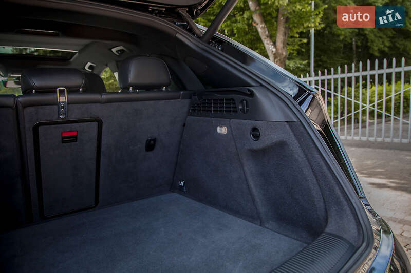 Внедорожник / Кроссовер Audi Q3 2017 в Львове