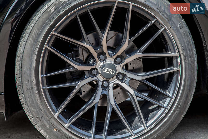 Внедорожник / Кроссовер Audi Q3 2017 в Львове