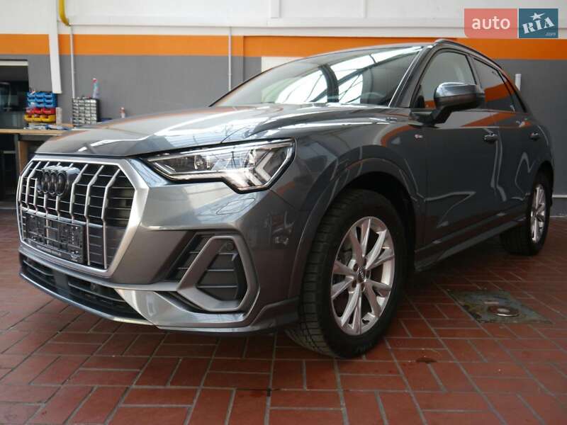 Внедорожник / Кроссовер Audi Q3 2019 в Киеве