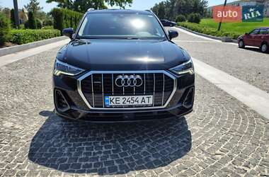 Внедорожник / Кроссовер Audi Q3 2021 в 