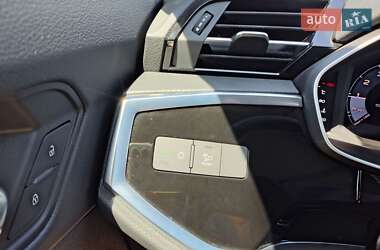 Внедорожник / Кроссовер Audi Q3 2021 в 