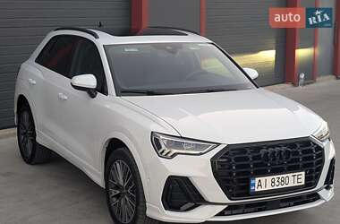 Внедорожник / Кроссовер Audi Q3 2023 в 