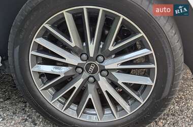 Внедорожник / Кроссовер Audi Q3 2023 в 