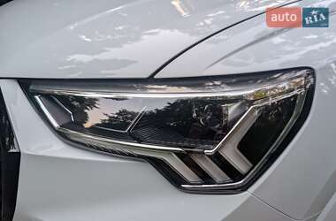 Внедорожник / Кроссовер Audi Q3 2023 в 