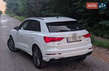 Внедорожник / Кроссовер Audi Q3 2023 в 