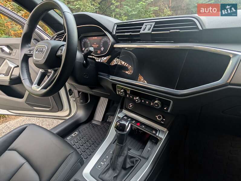 Внедорожник / Кроссовер Audi Q3 2023 в Борисполе
