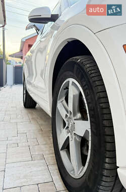 Внедорожник / Кроссовер Audi Q3 2014 в 